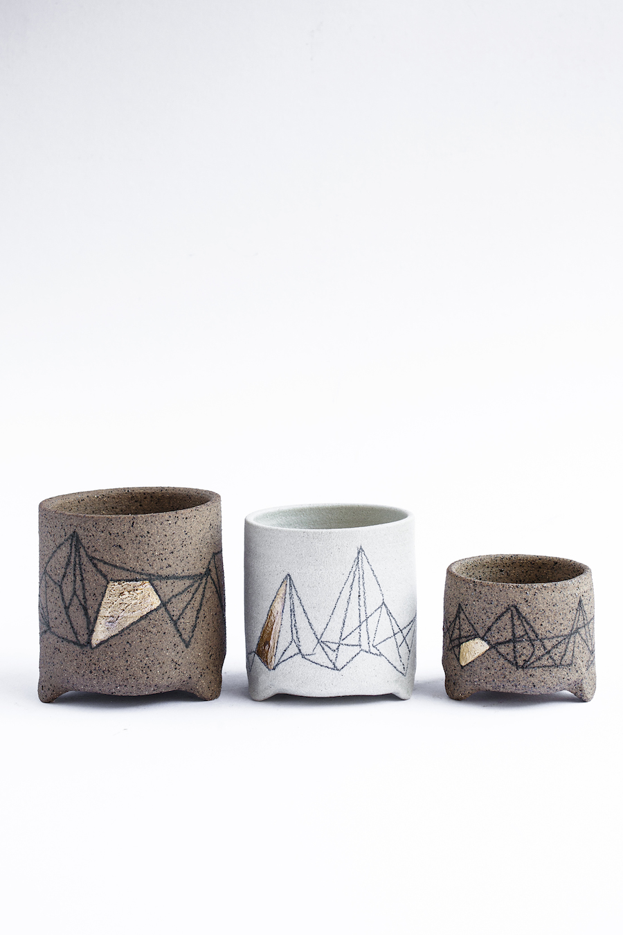 Ceramic vessels with gold