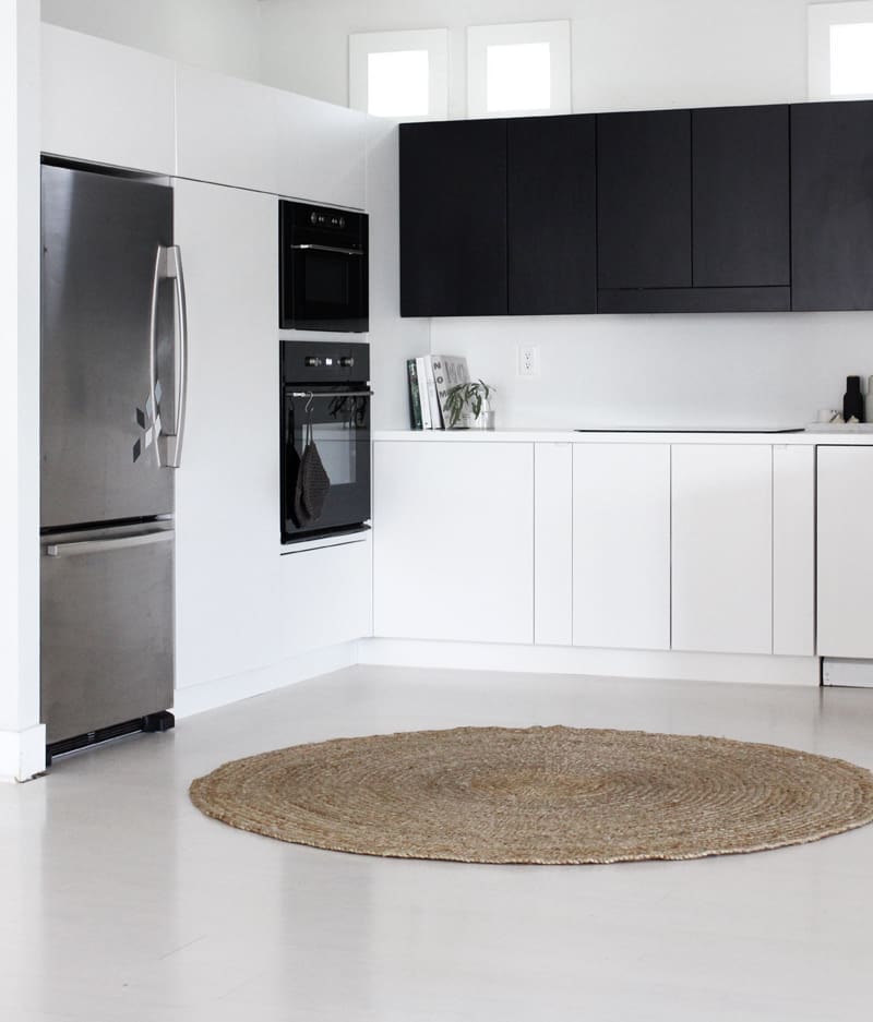 Black and white kitchen cabinetry