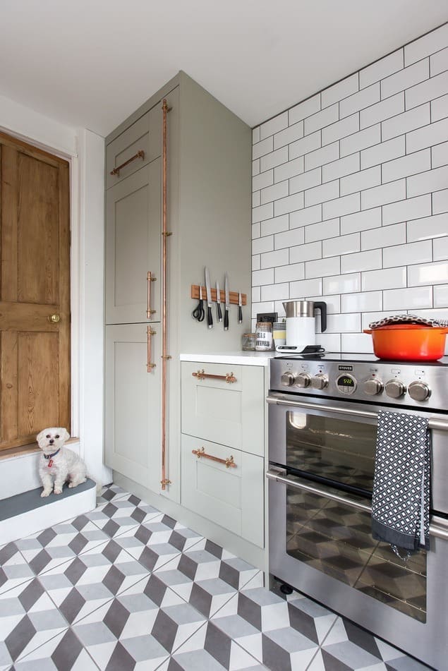 Integrated fridge in kitchen