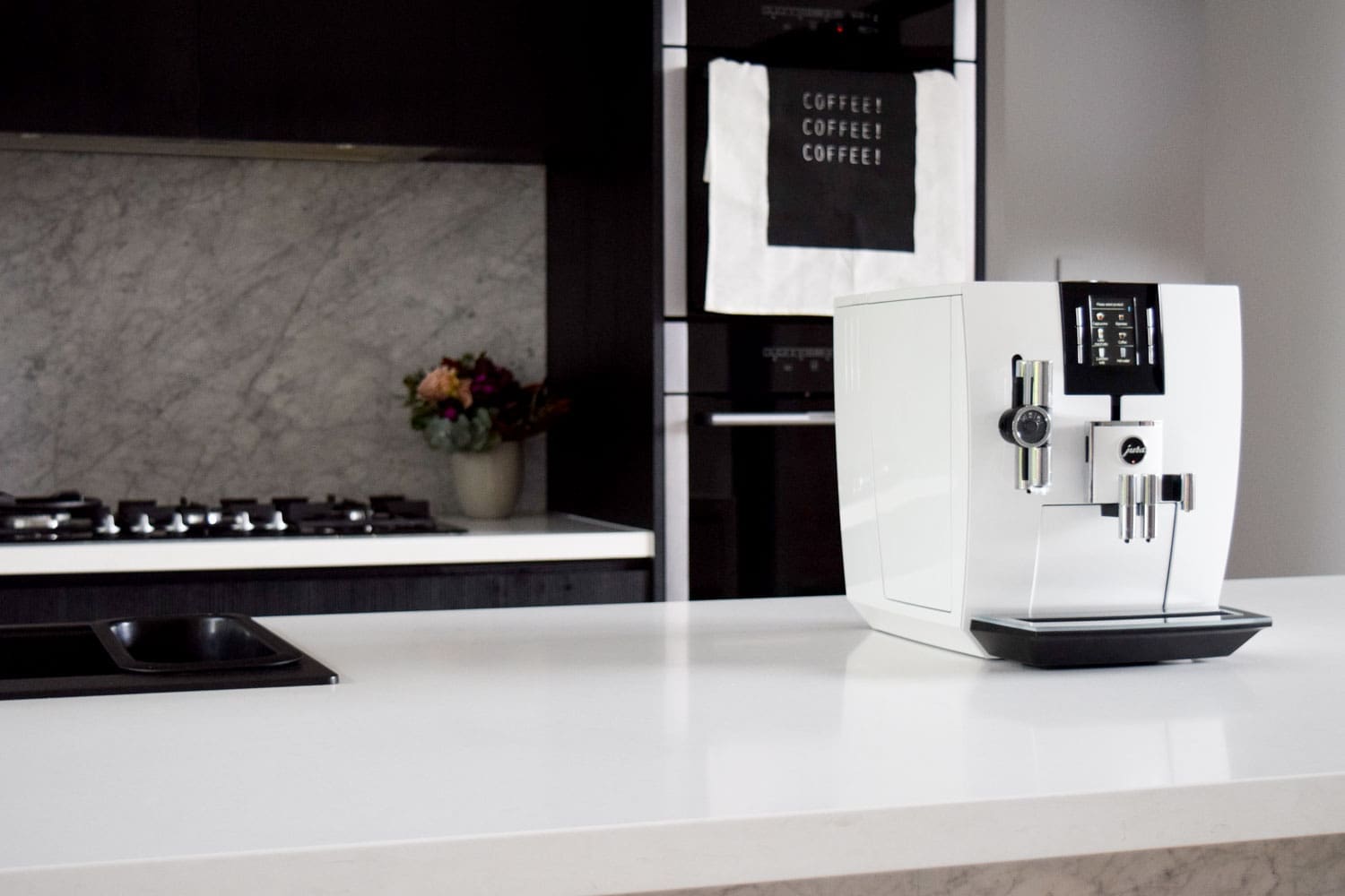 JURA J6 Automatic Coffee Machine Offers 360° Pleasure for all the Senses