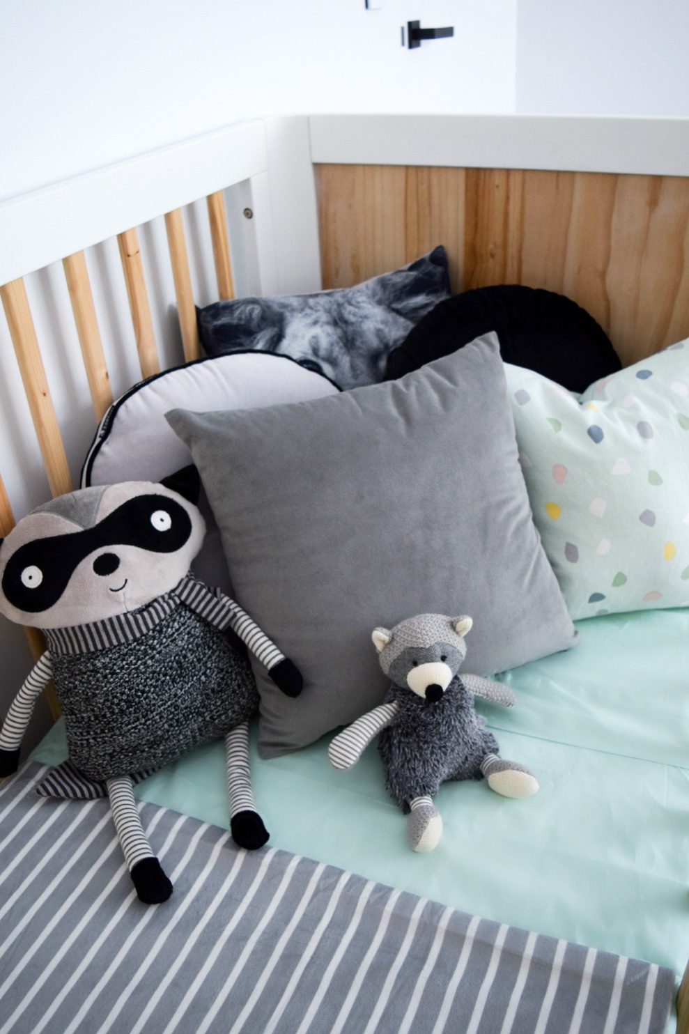 How to style your baby's cot