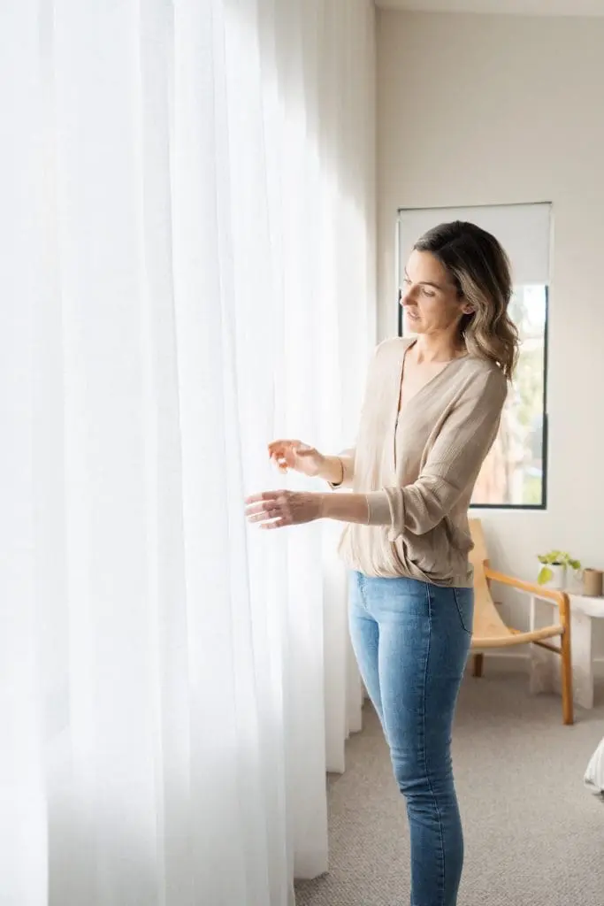 Sheer curtains in the bedroom