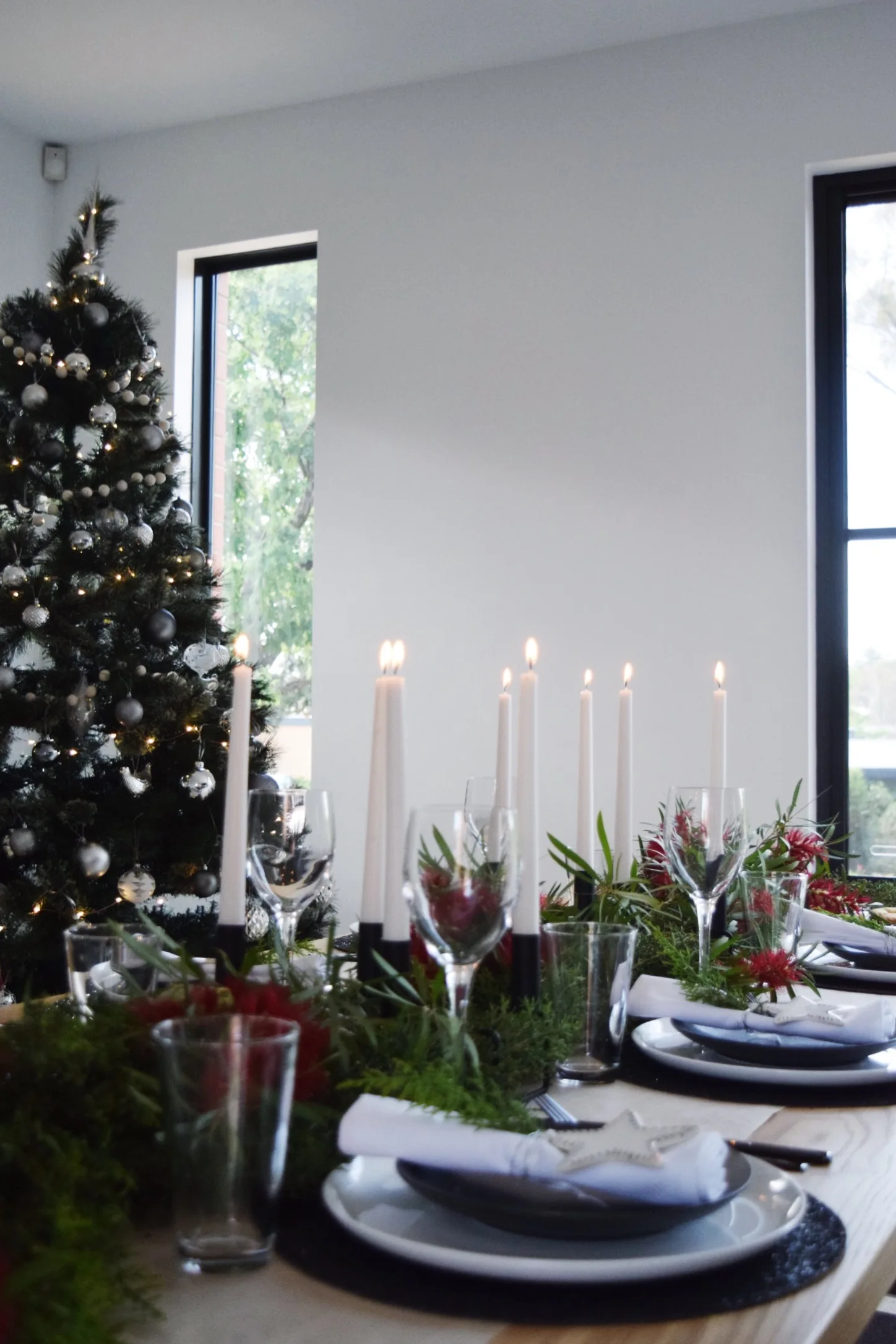 Black and white Christmas table styling