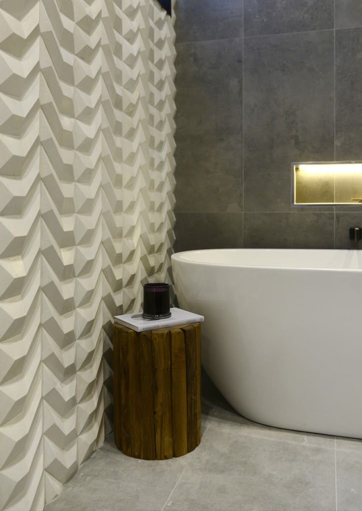 Chris and Jenna ensuite bath