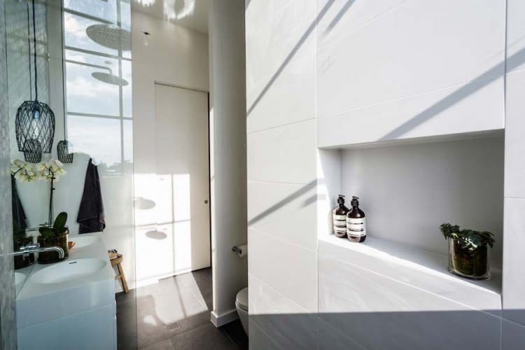 Darren and Dee ensuite