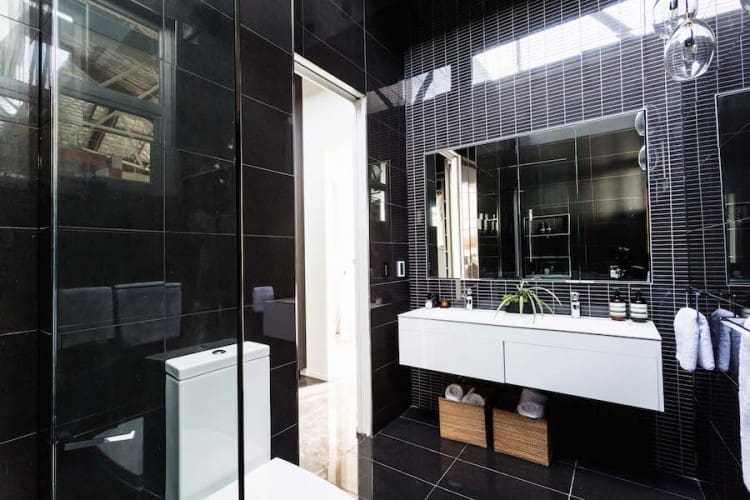 Max and Karstan ensuite