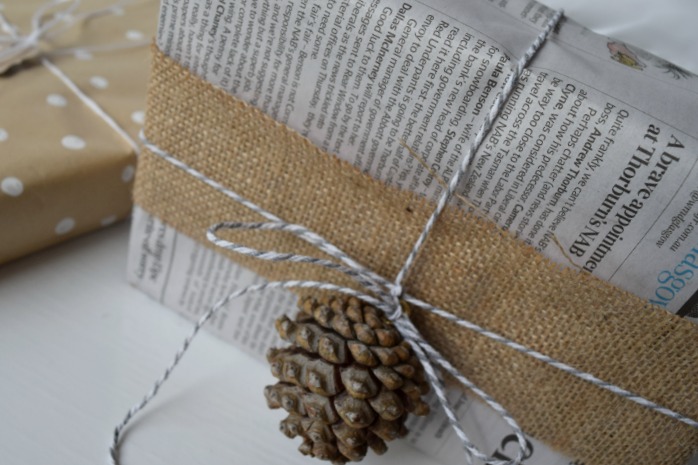 10 Christmas gift wrapping ideas pinecone