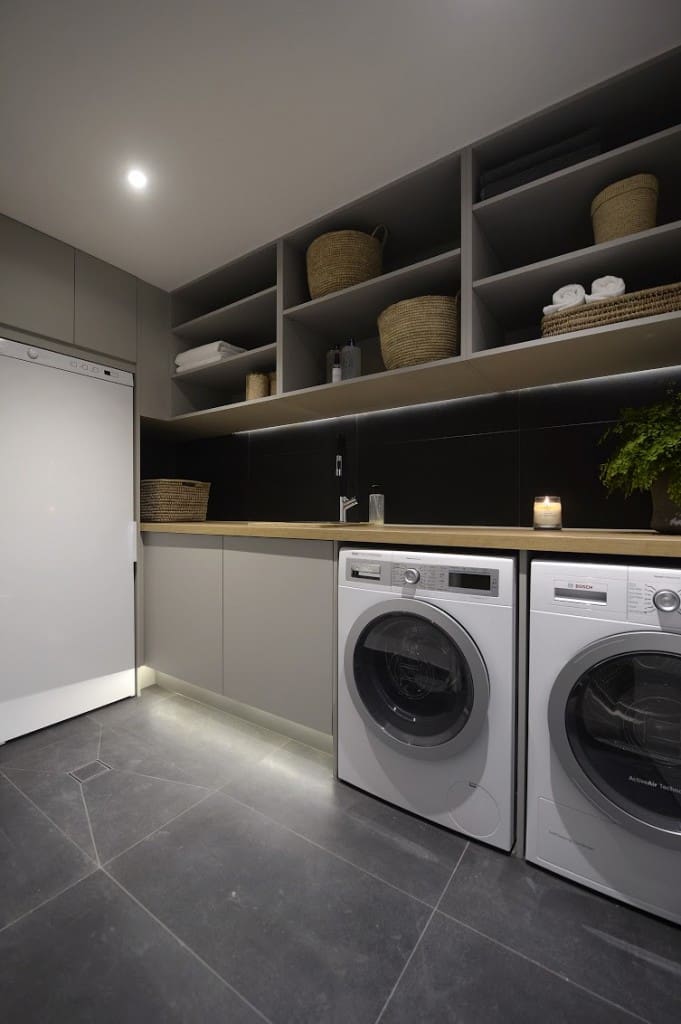 Darren and Dea laundry wide