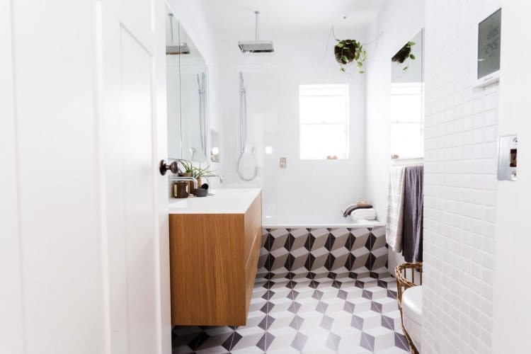 Kyal and Kara bathroom