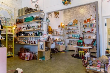 The Woodsfolk Family Store, bringing you thoughtful gifting