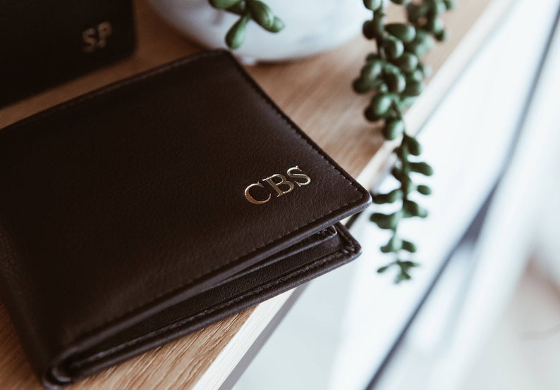 Personalised wallet Father's Day gift guide