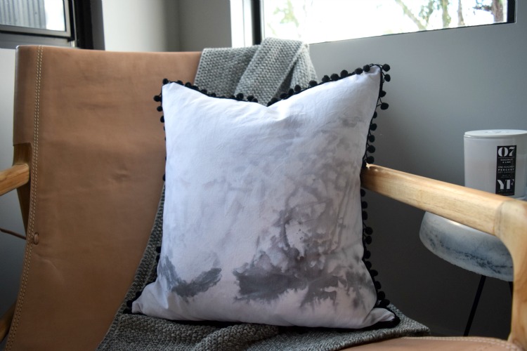 DIY no-zip designer-look ice dye cushion