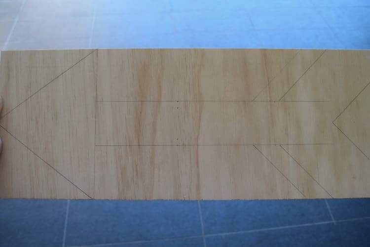 Draw ply arrow wall art