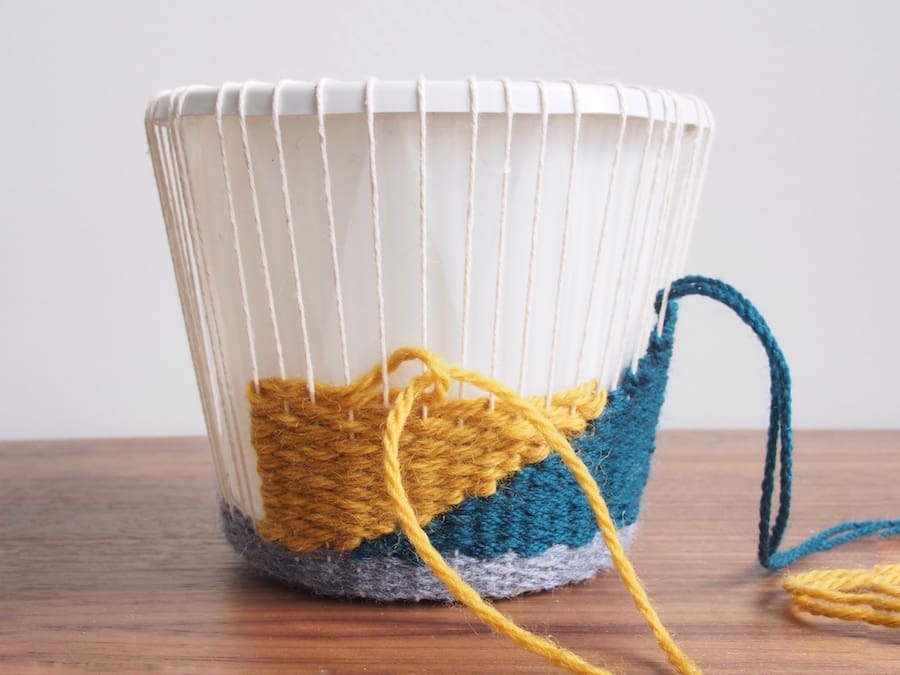 Alternate colours Woven planter cosy tutorial