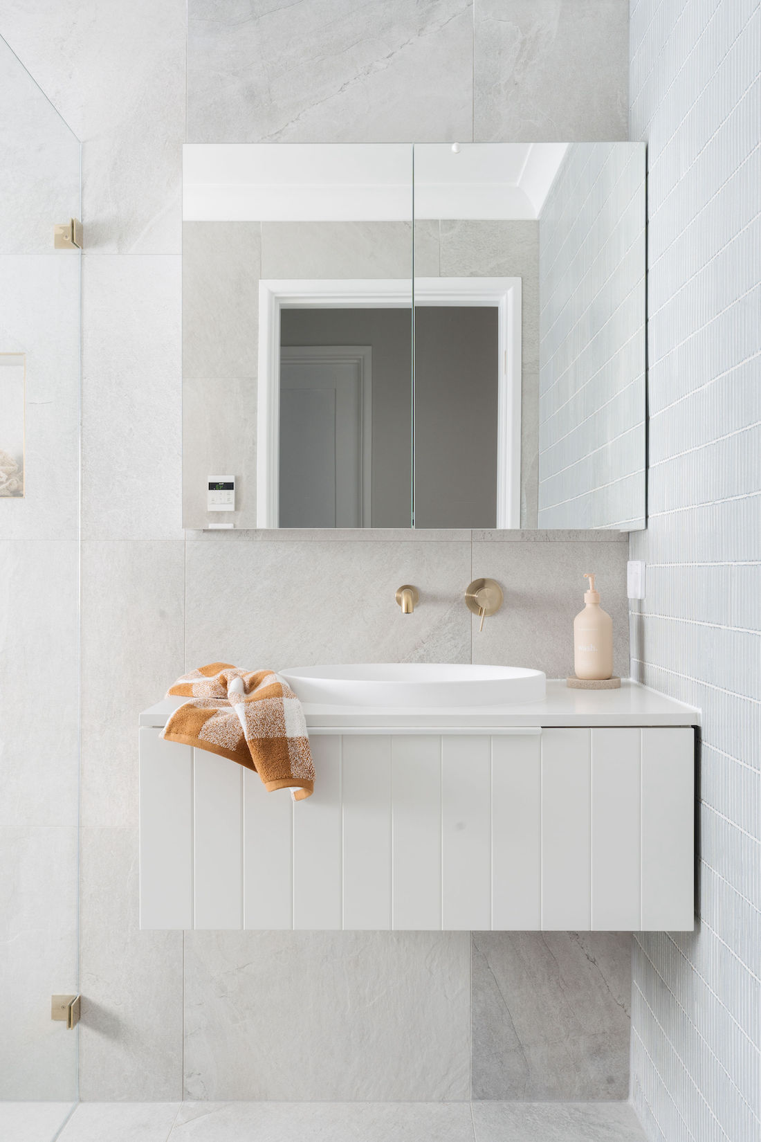grey bathroom tile styling _ bathroom styling inspiration