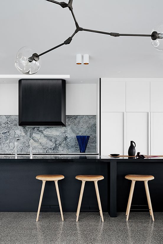 Black rangehood