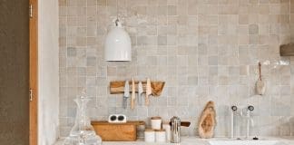 Zellige splashback tile