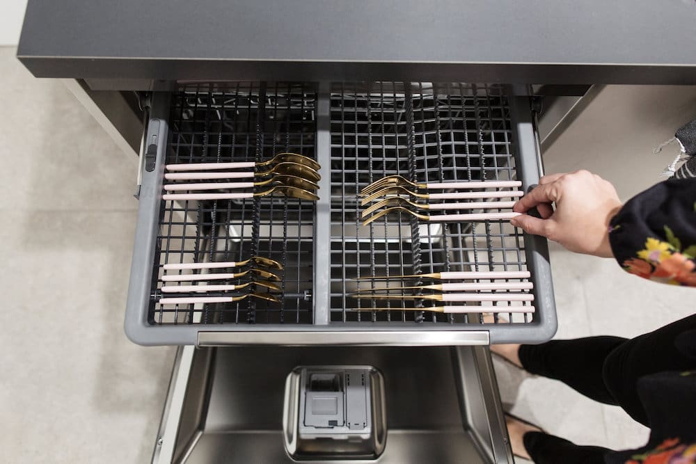 Cutlery drawer