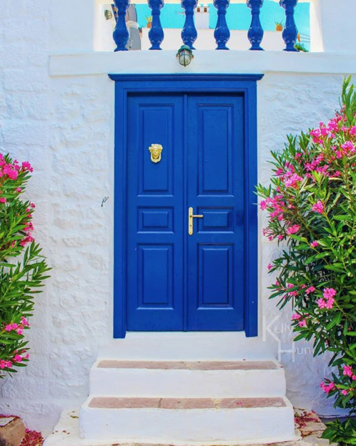 Fabulous front doors: Colourful statement entry doors | Style Curator