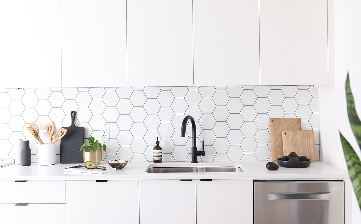 11 Types Of White Kitchen Splashback Tiles Best White Tiles For Your   1 Hexagon 