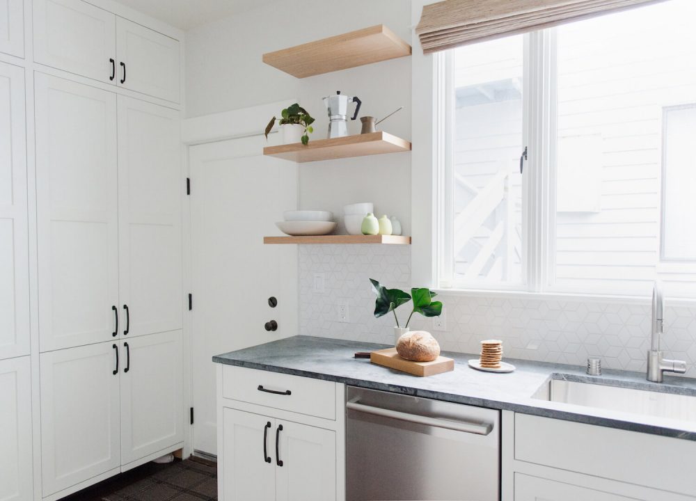 11 types of white kitchen splashback tiles | Style Curator
