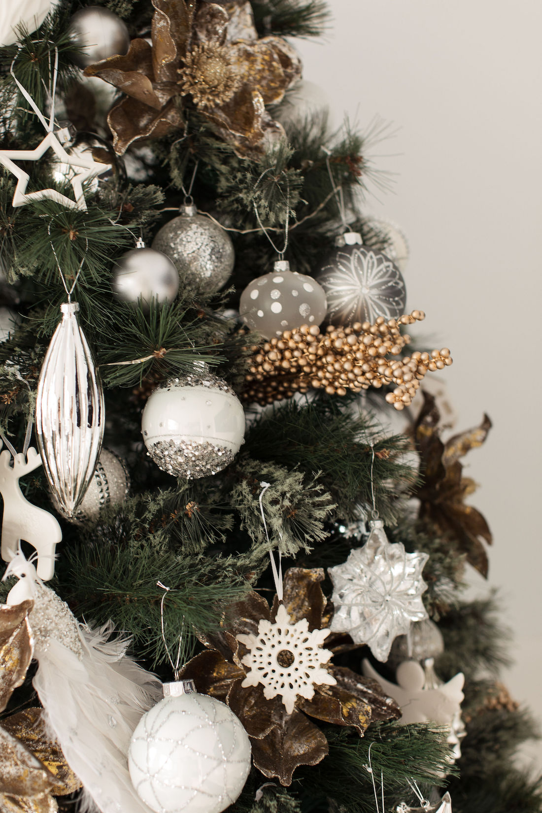 Gina's Christmas tree and her top Christmas tree styling tips