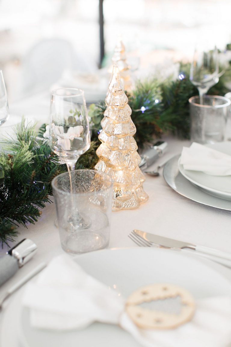 Scandinavian inspired Christmas table styling — that's affordable!