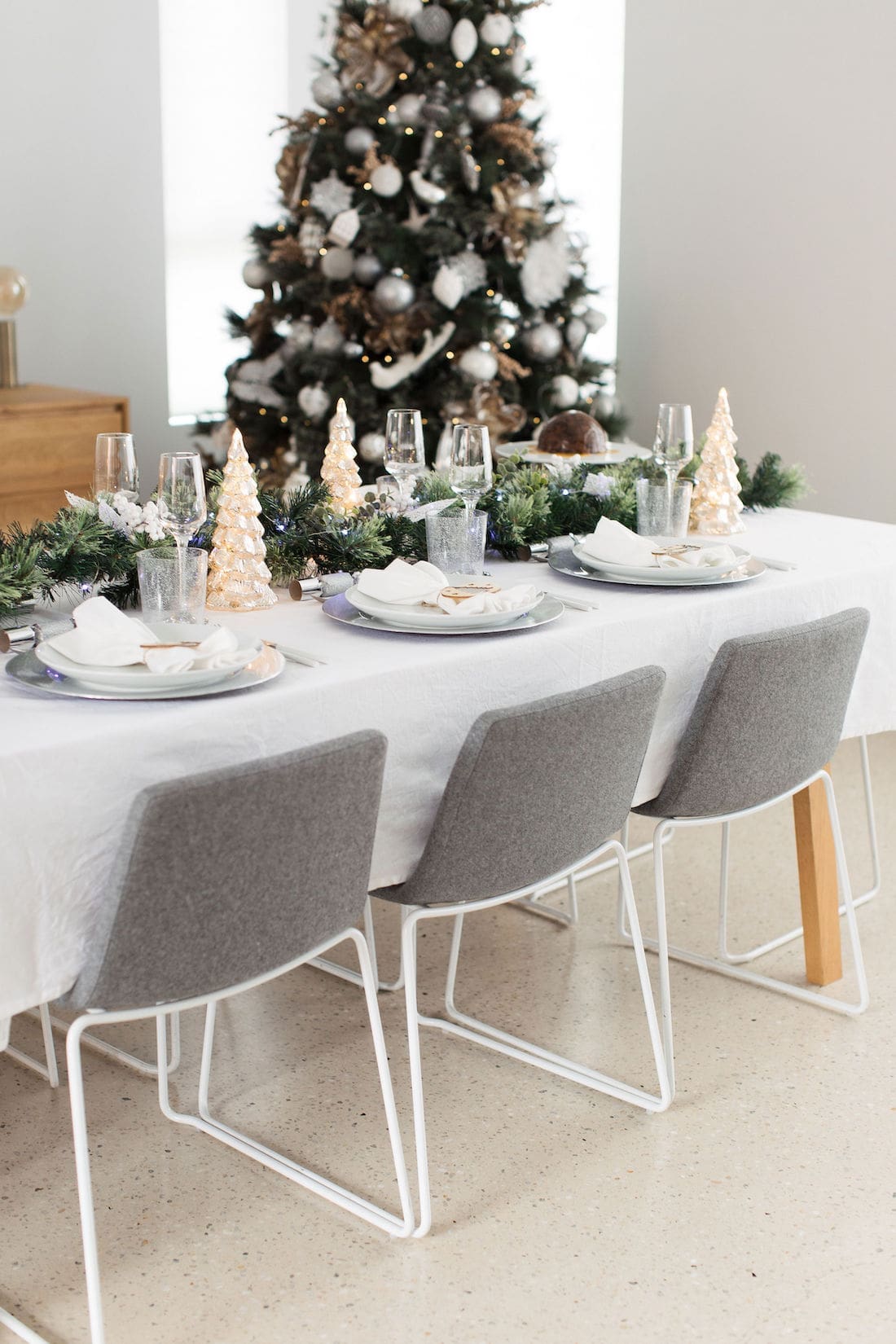 Big W table and tree