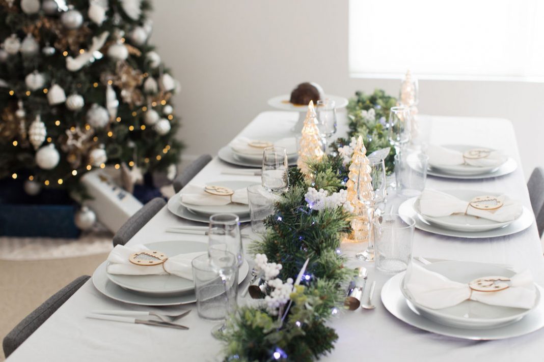 Beautiful Christmas table styling ideas on a budget | Style Curator