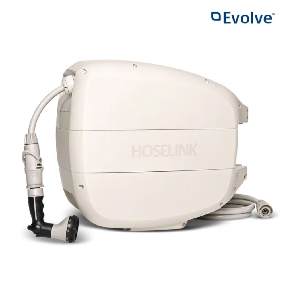 Retractable garden hose reel