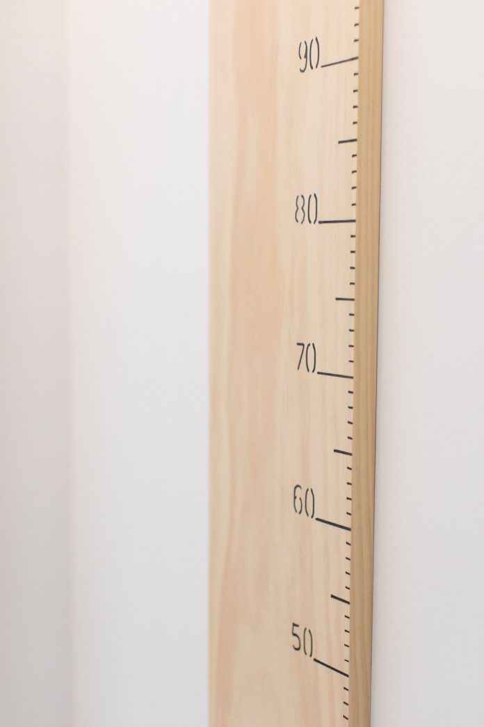 DIY minimalist growth chart, make your own growth chart | Style Curator