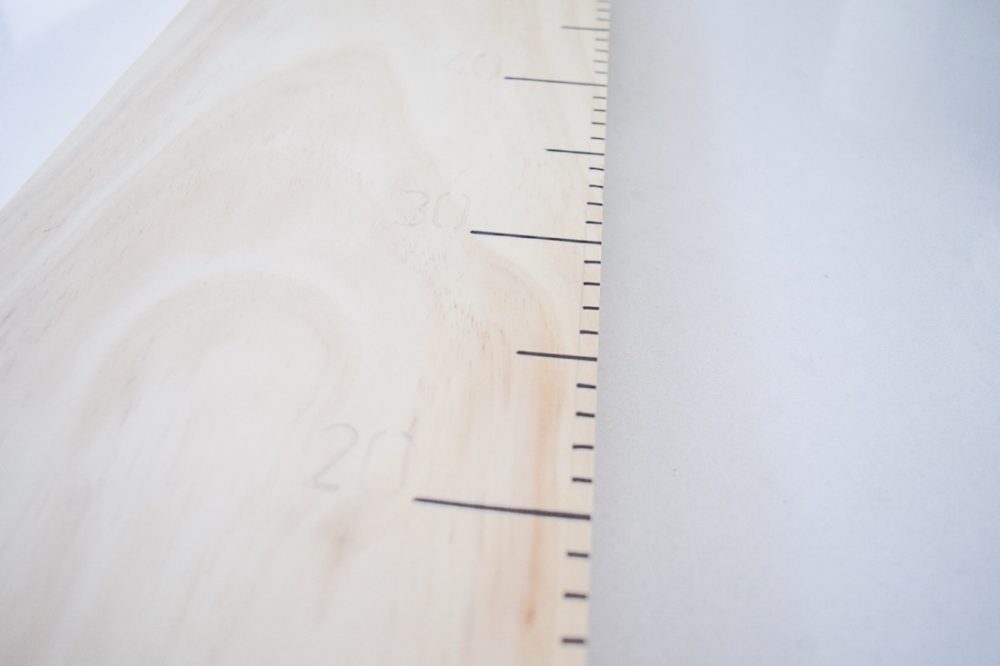 DIY minimalist growth chart, make your own growth chart | Style Curator