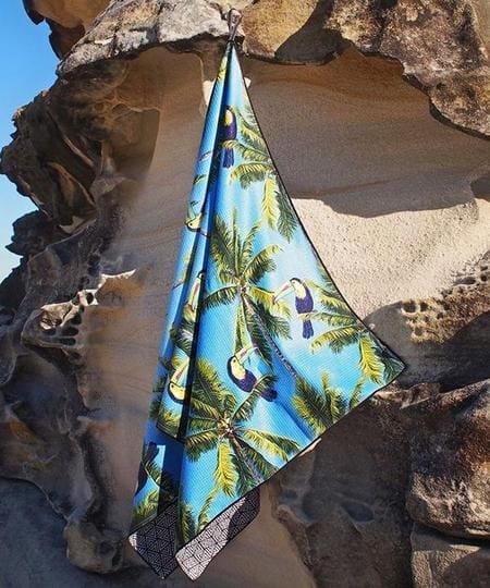 Tesalate sand-free towel_toucan design