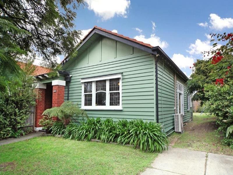 Melbourne California bungalow before photo