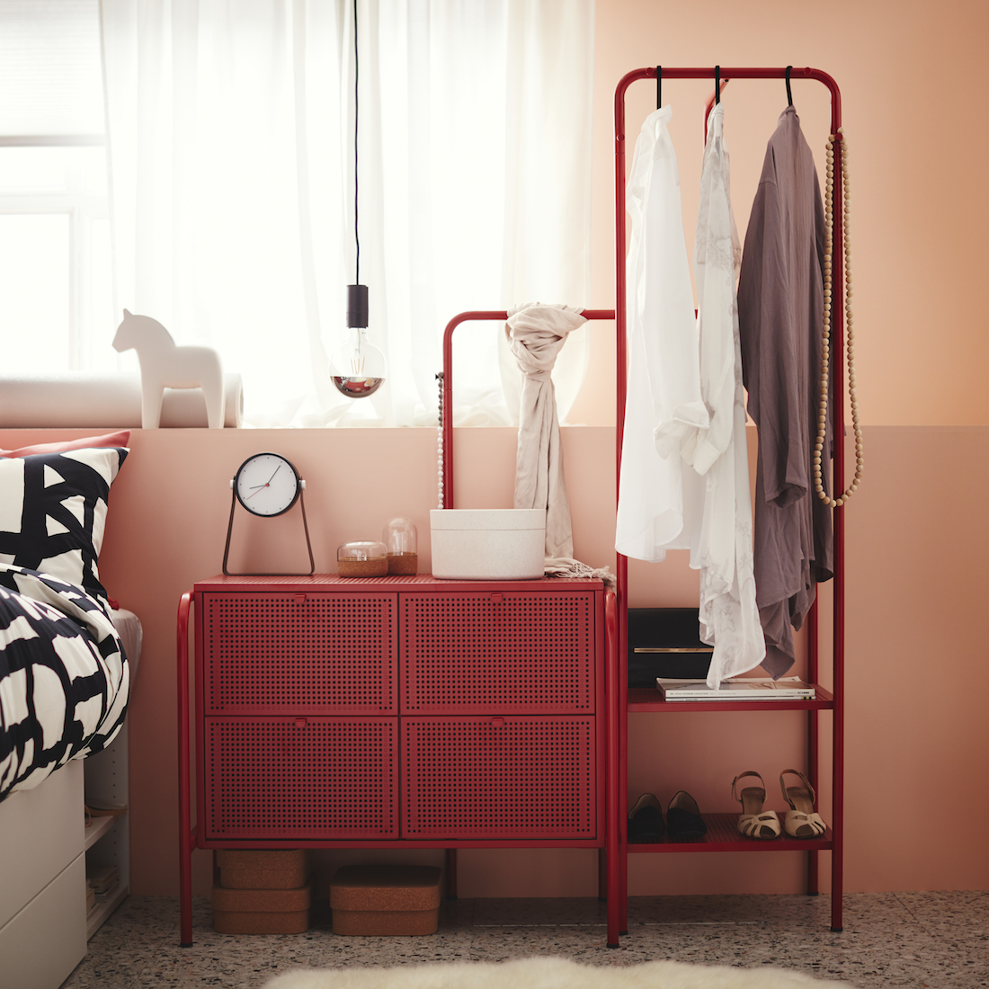 NIKKEBY red steel draws and coat rack