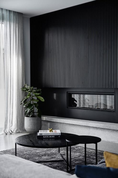 Black joinery and fireplace_Biasol