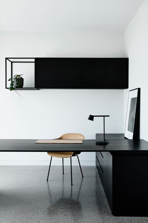 Minimalist styling of home office_Biasol