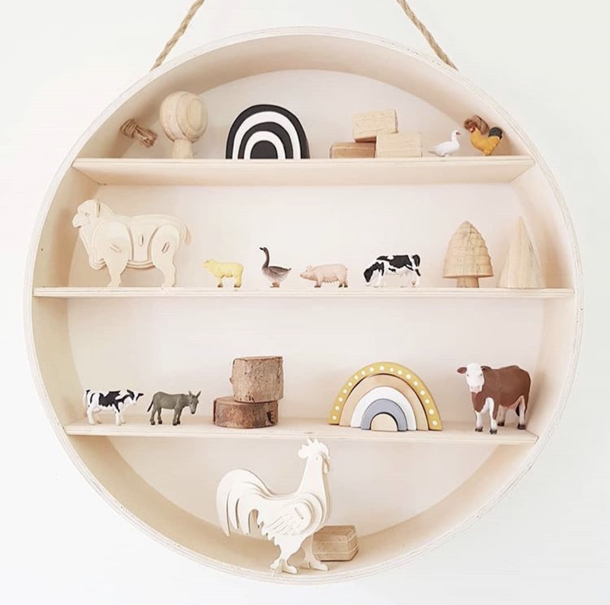 Round shelf for nursery