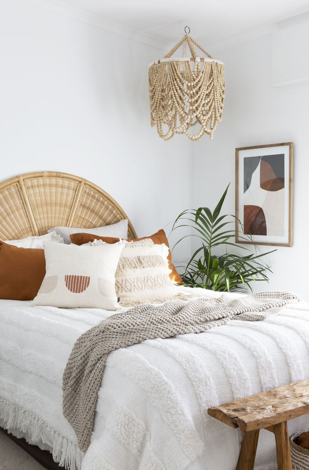 Villa Styling_guest bedroom featuring beaded light