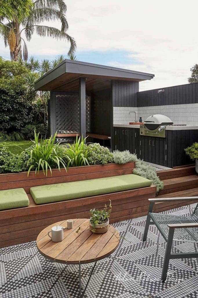 Kitkat splashback tile in outdoor kitchen