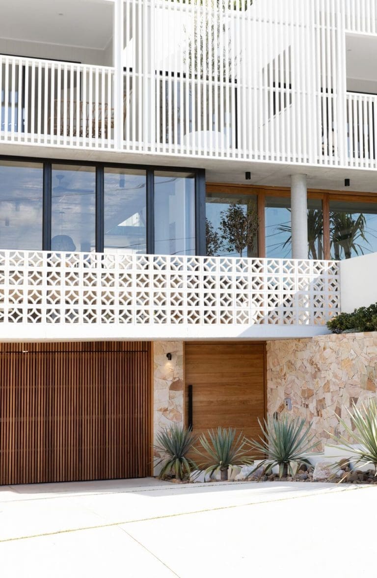 Amaroo house: A stunning new build with a fascinating facade