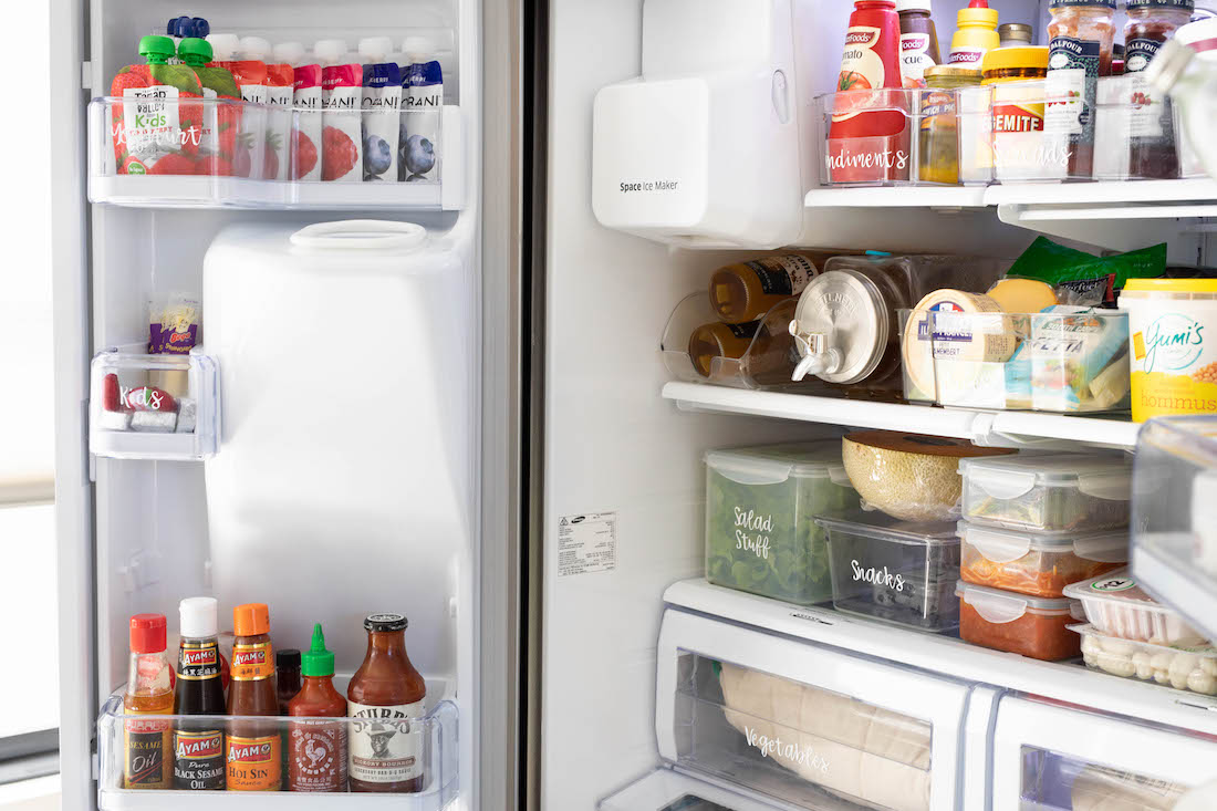 Ice dispenser fridge organisation
