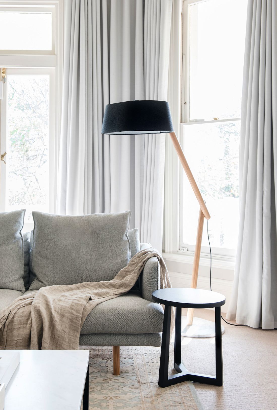 Berkley Interiors_Swanbourne_lounge room with lamp