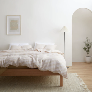 Linen bedding