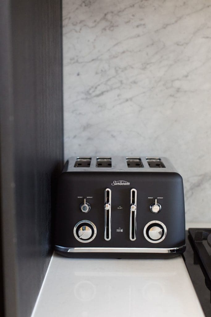 Sunbeam toaster in classic black