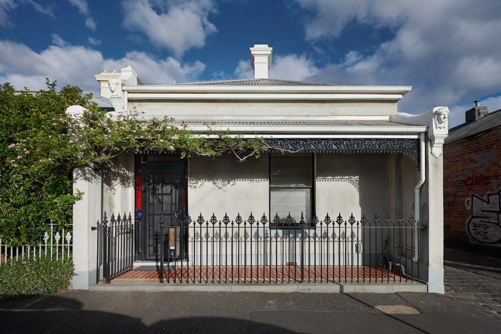 Turn House_Rebecca Naughtin Architect_home facade