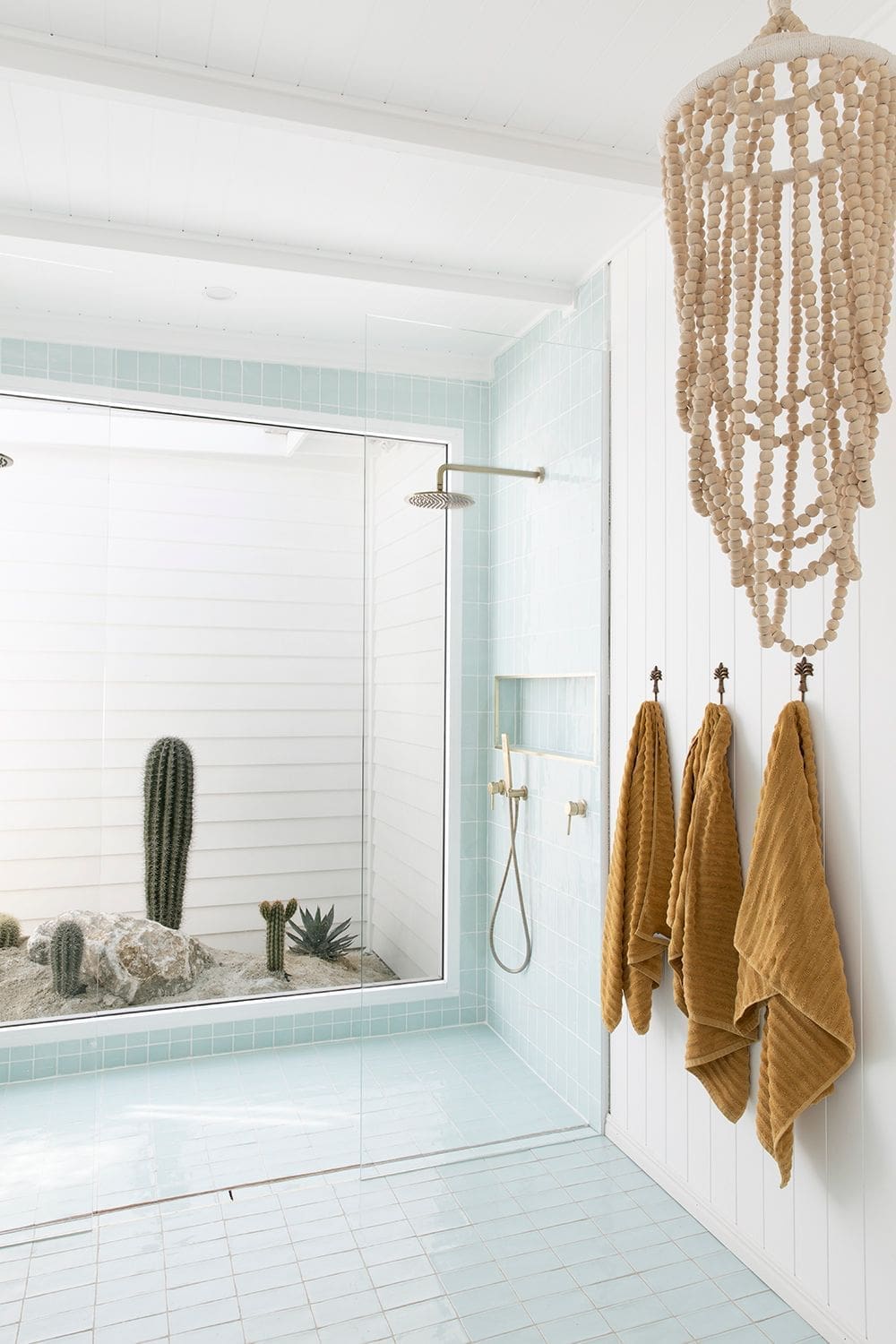 Bilinga Beach Abode_shower with cactus view