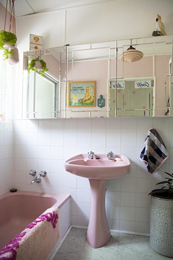 Flinders Nuthouse_pink bathroom