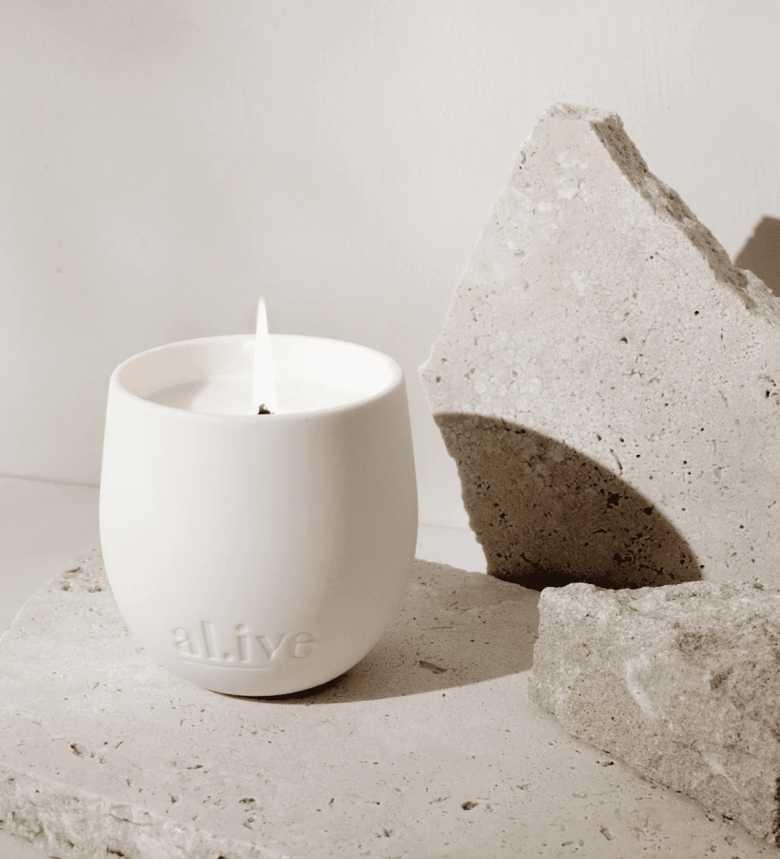 Alive summer candle