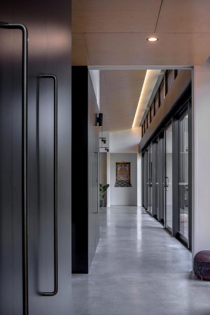 Ben Walker_Elm Grove House_hallway